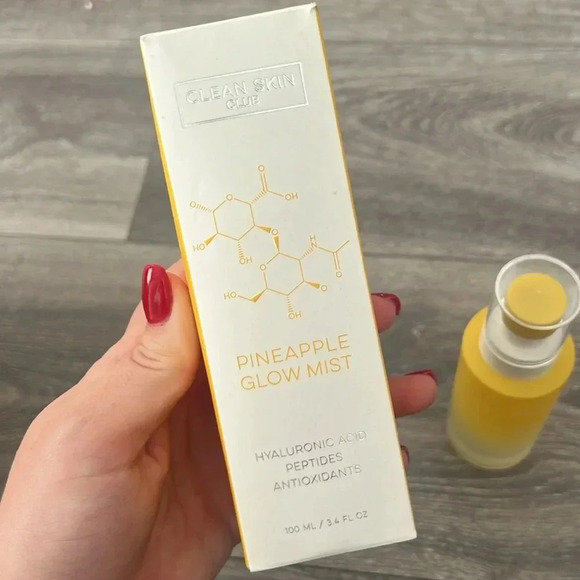 Pineapple Glow Mist - Clean Skin Club - Picture 3 of 4
